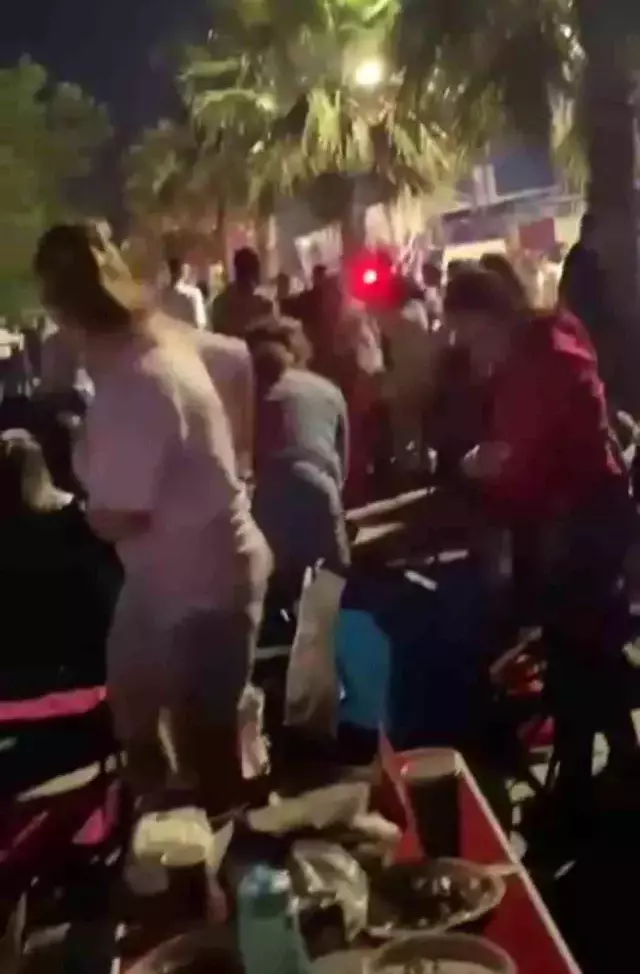 Ünlü ismin konserinde kavga! Polis bıçaklandı